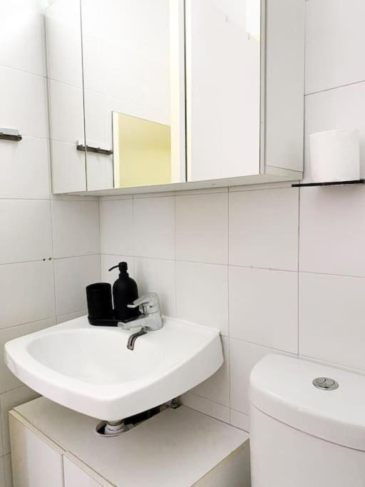 Appartement Piece Cosy A 5 Min De La Tour Eiffel A Pied Parijs